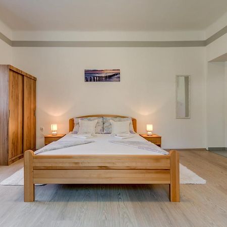 Apartamento Petite Split Exterior foto