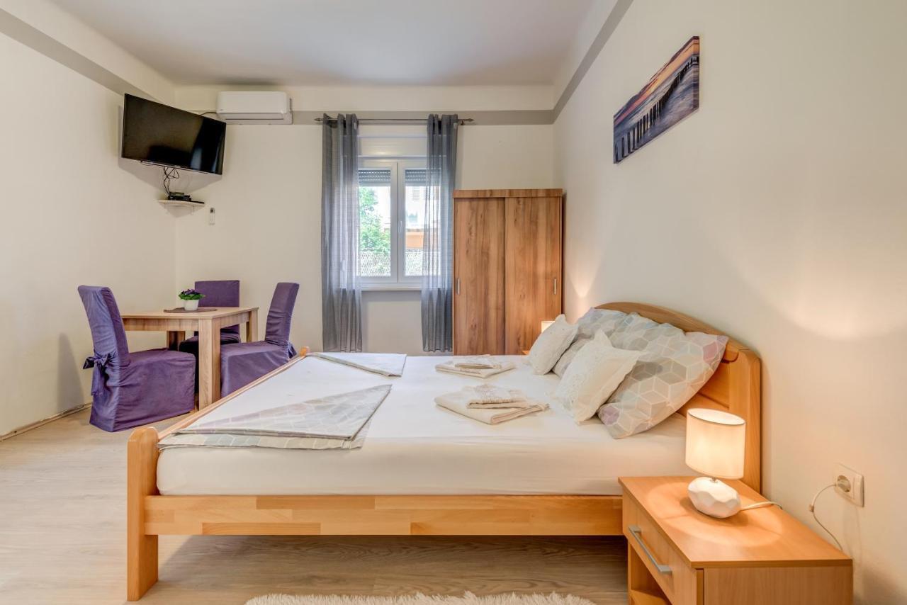 Apartamento Petite Split Exterior foto