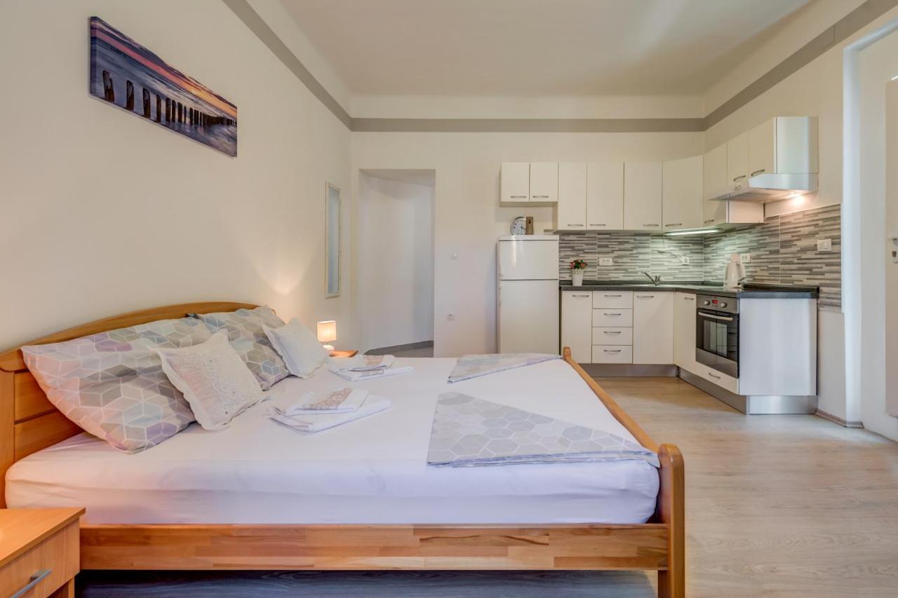 Apartamento Petite Split Exterior foto